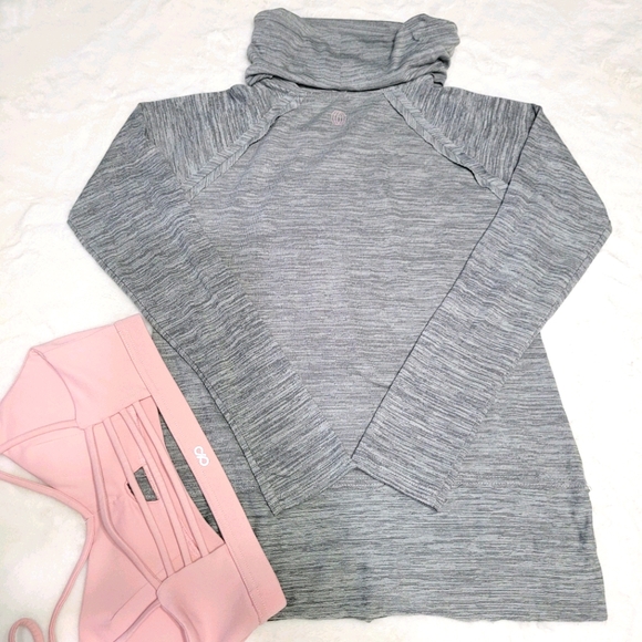 ♀️ Marika Cowl Neck Top & Sports Bra - Picture 4 of 6